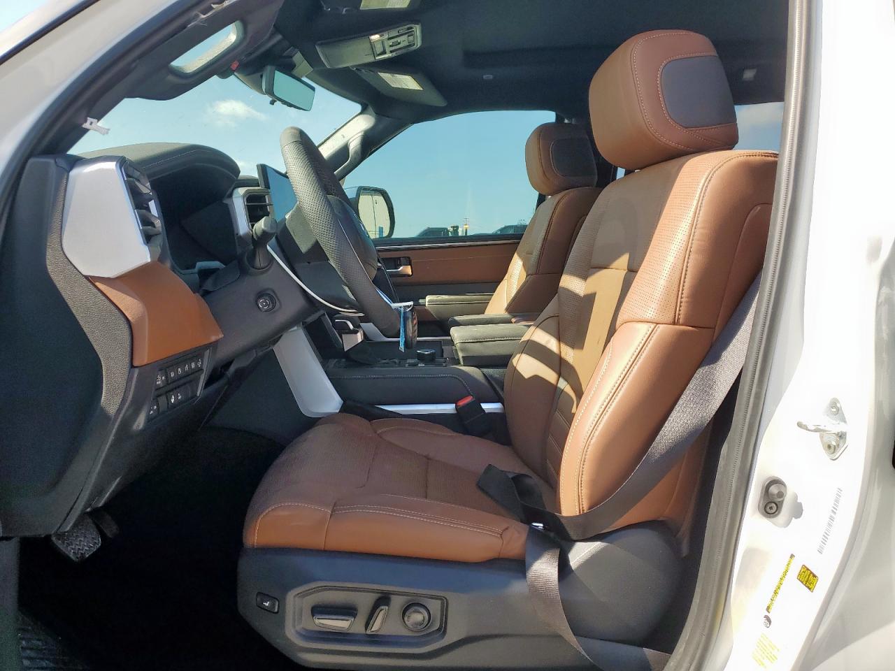 Toyota Tundra Crewmax Platinum Image 10