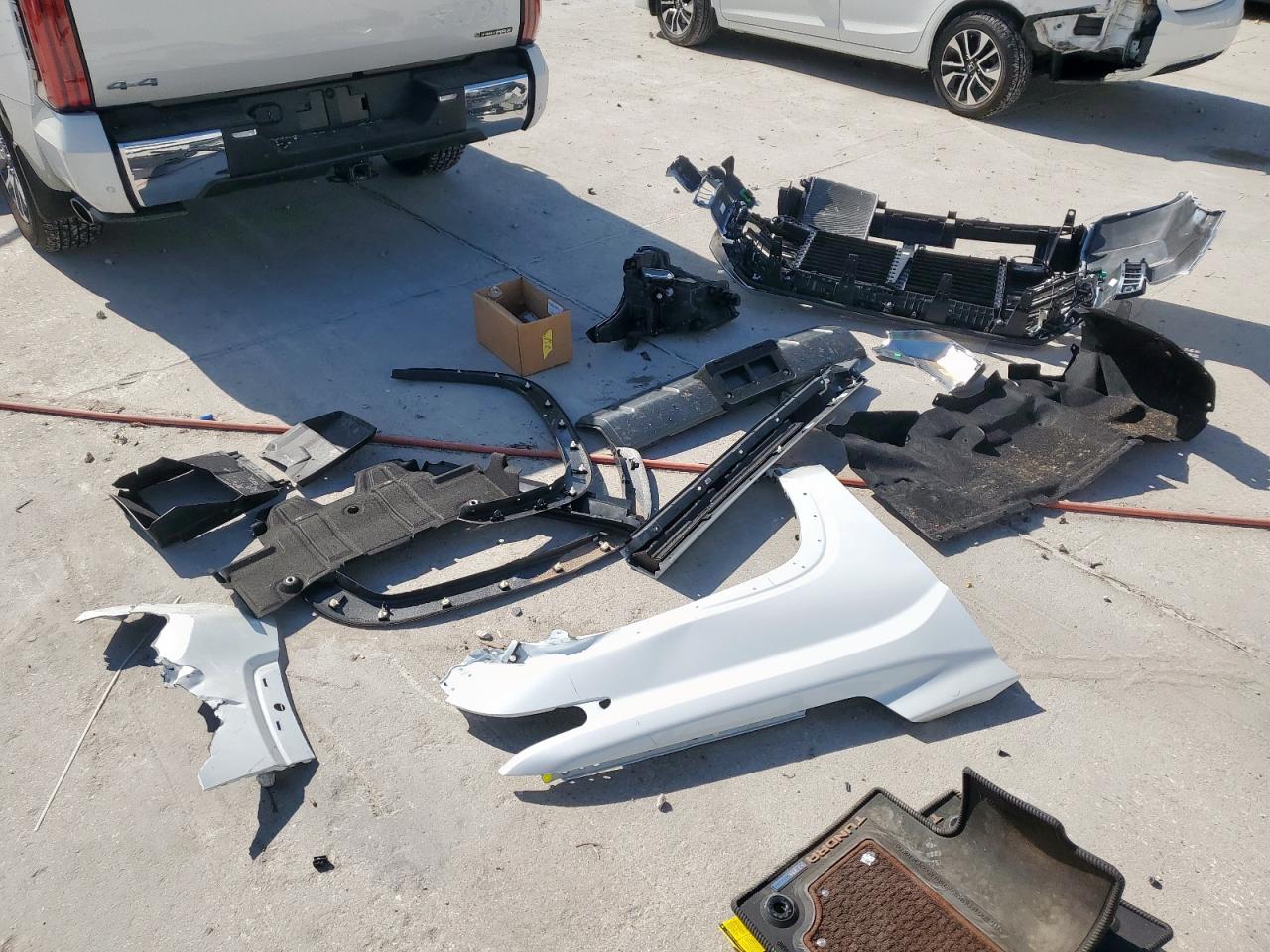 Toyota Tundra Crewmax Platinum Image 13