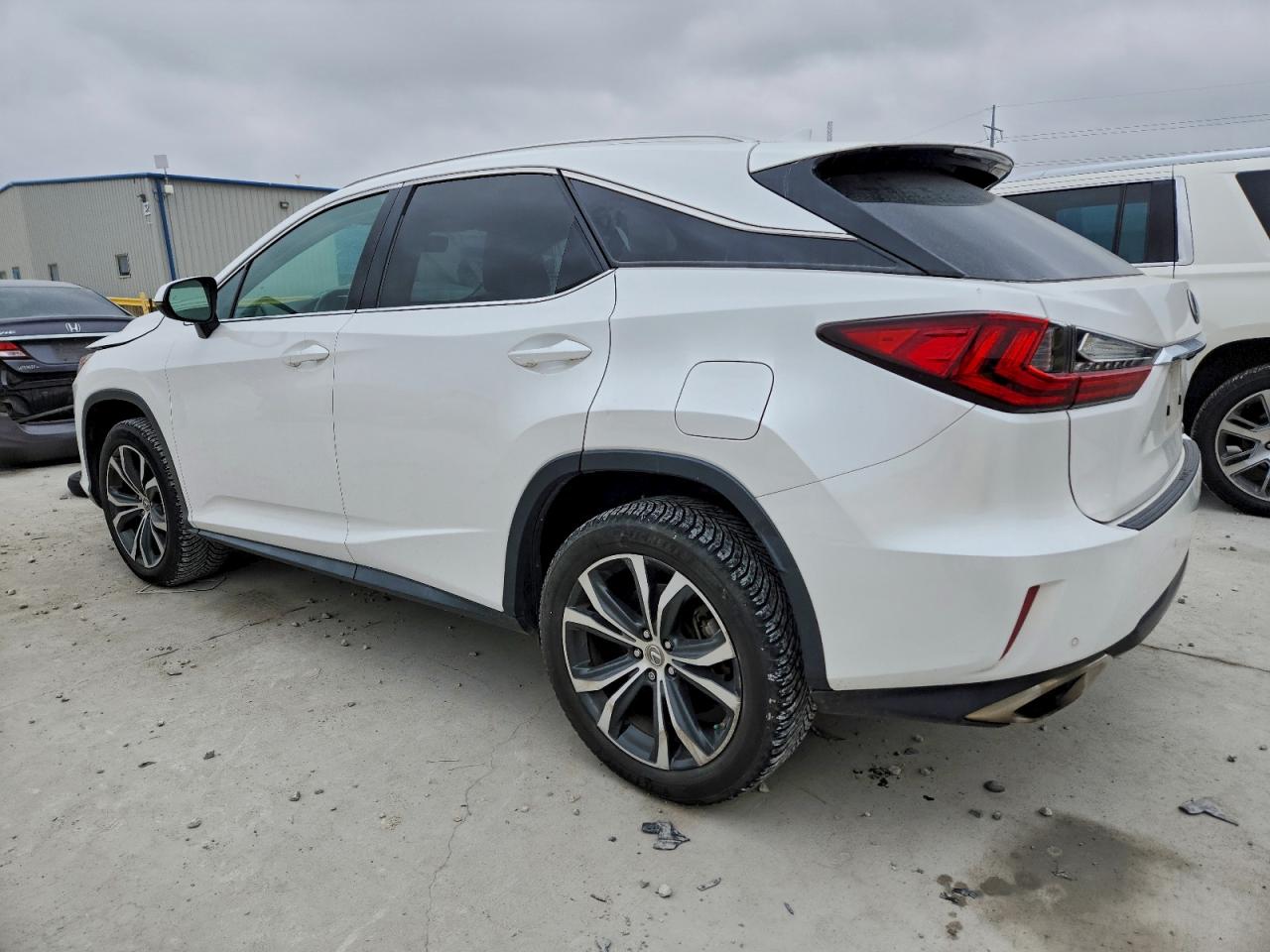 Lexus RX 350 Base Image 13