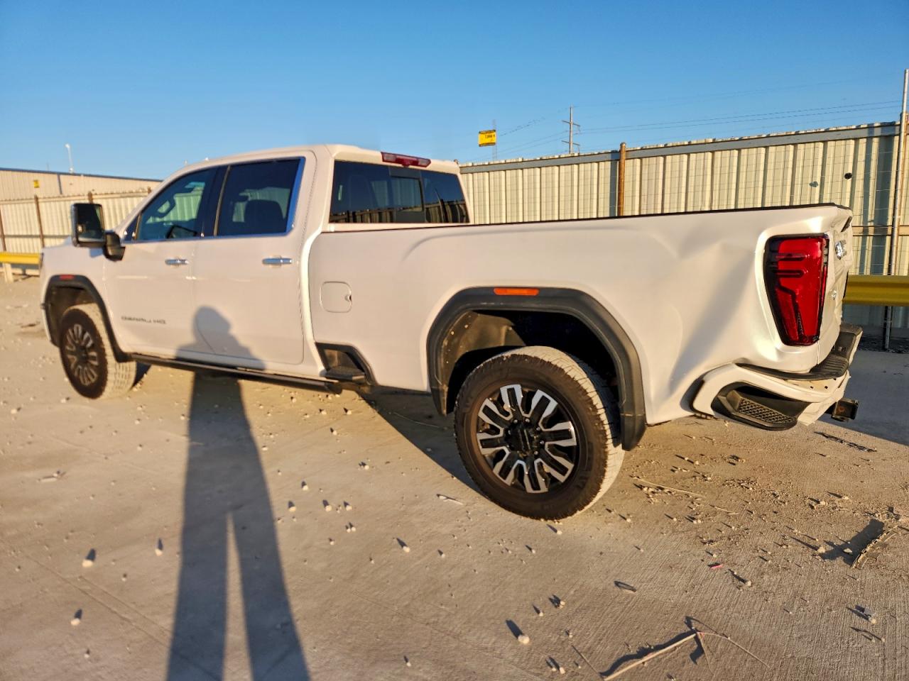 GMC Sierra K3500 Denali Ultimate Image 2