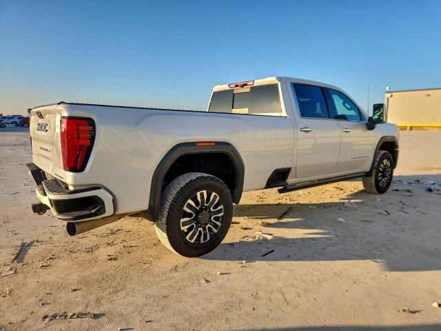 GMC Sierra K3500 Denali Ultimate Image 3