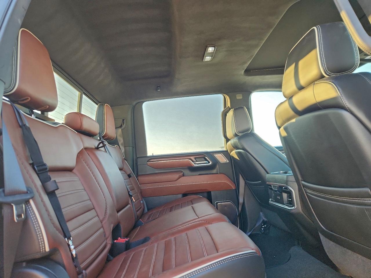 GMC Sierra K3500 Denali Ultimate Image 8