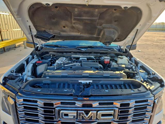 GMC Sierra K3500 Denali Ultimate Image 9