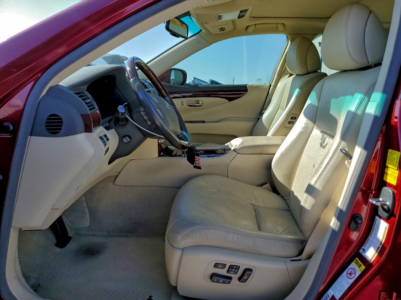 Lexus LS 460 Image 4