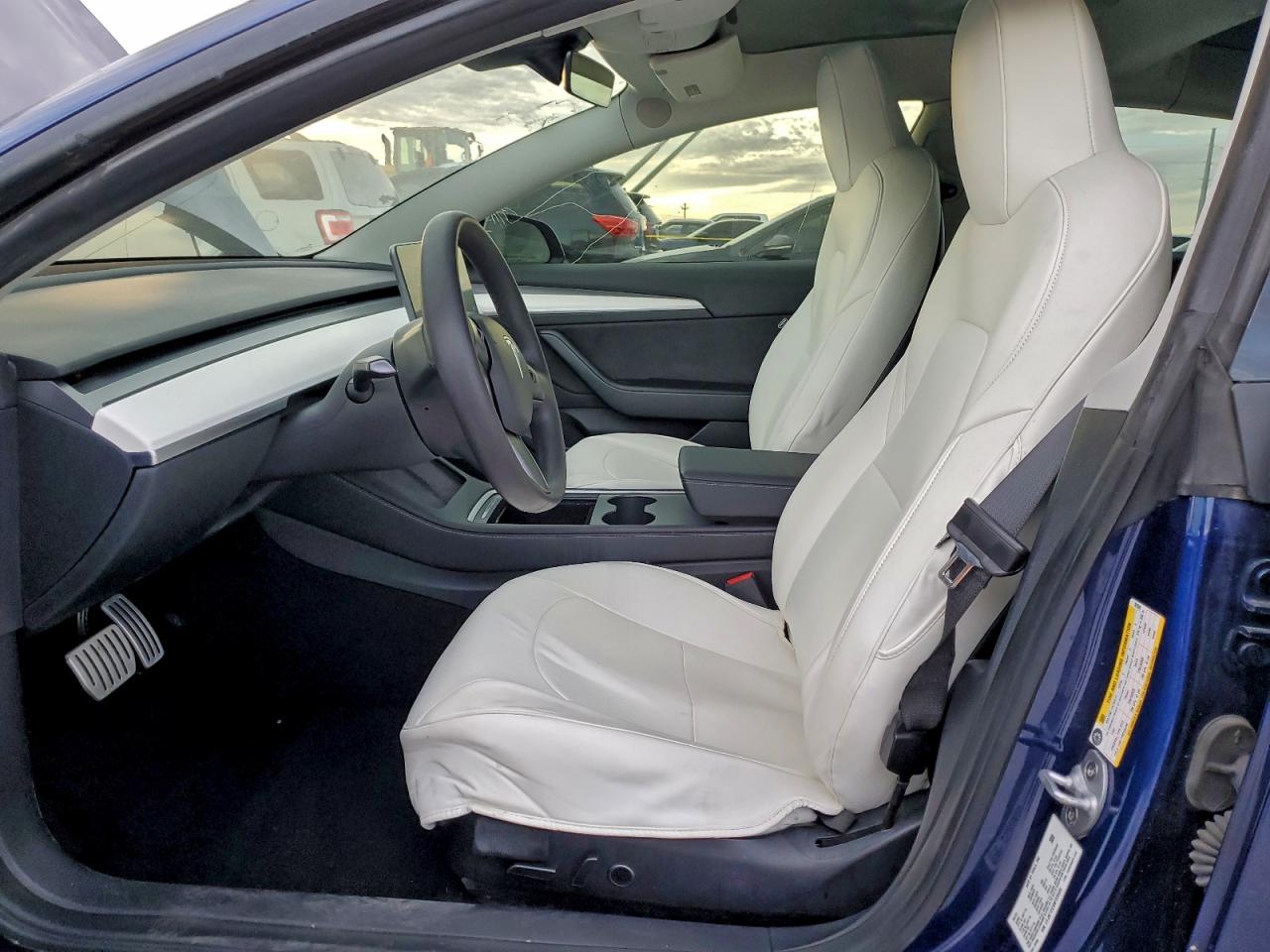 Tesla Model 3 Image 5