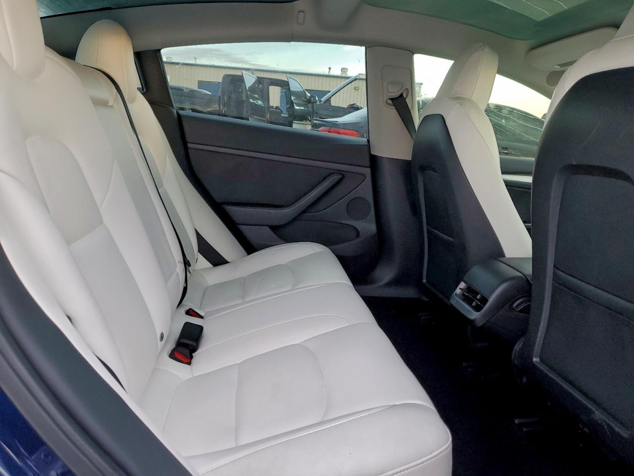 Tesla Model 3 Image 10