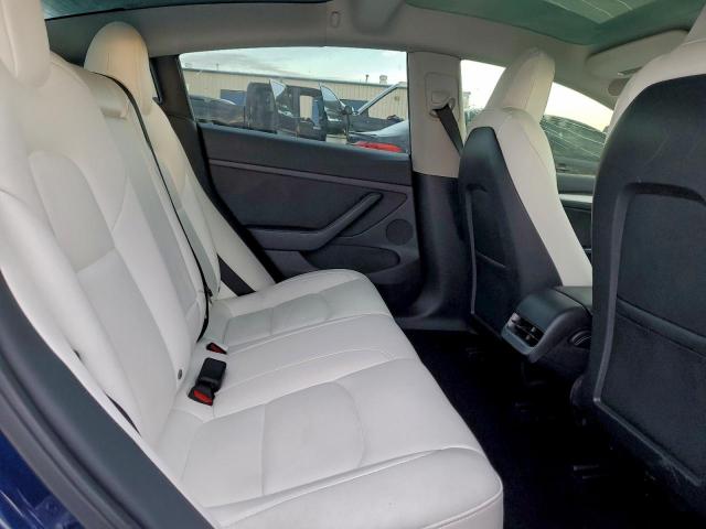 Tesla Model 3 Image 10