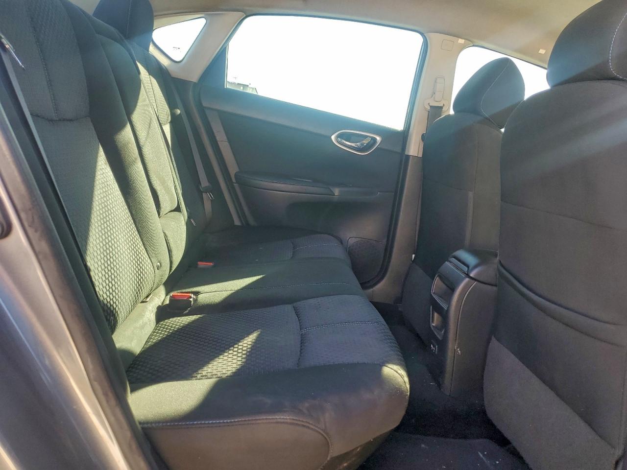 Nissan Sentra S Image 10