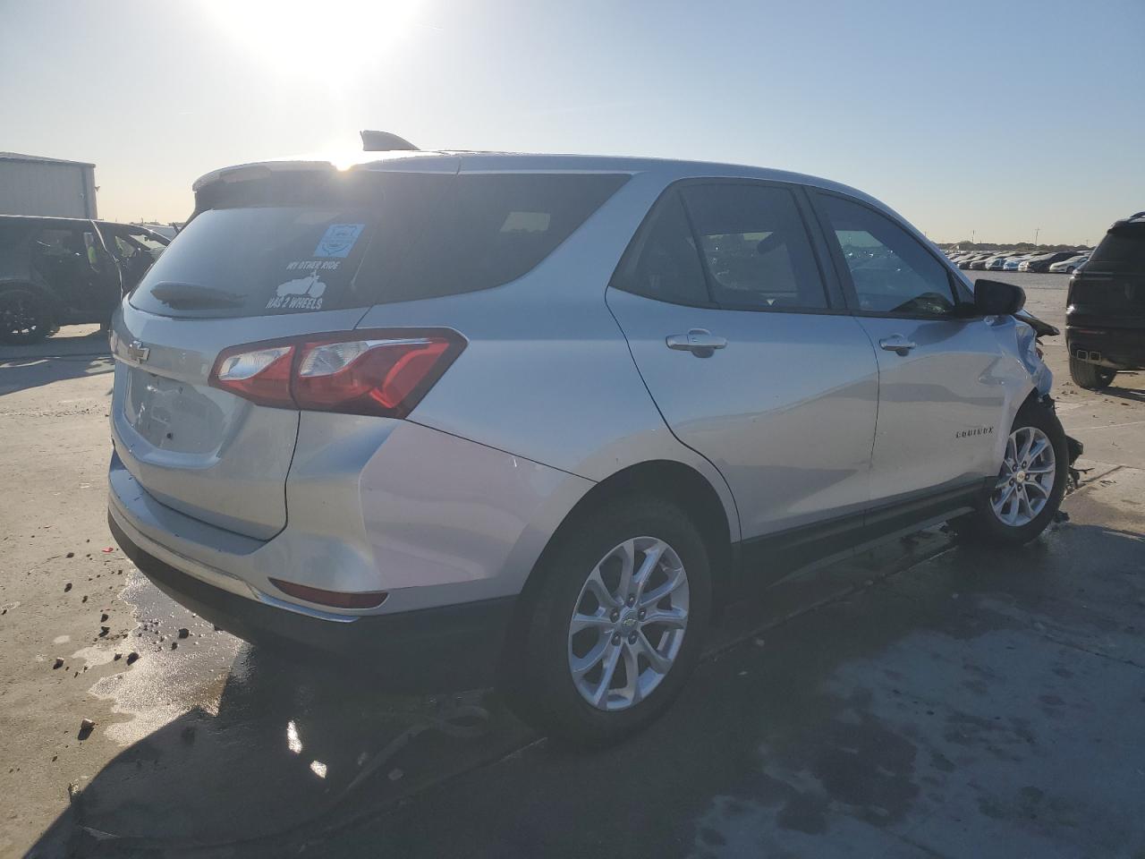 Chevrolet Equinox Ls Image 4