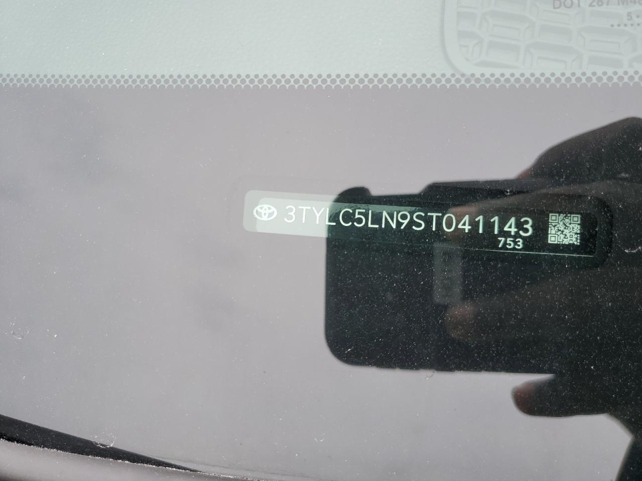 Toyota Tacoma Double Cab Image 11