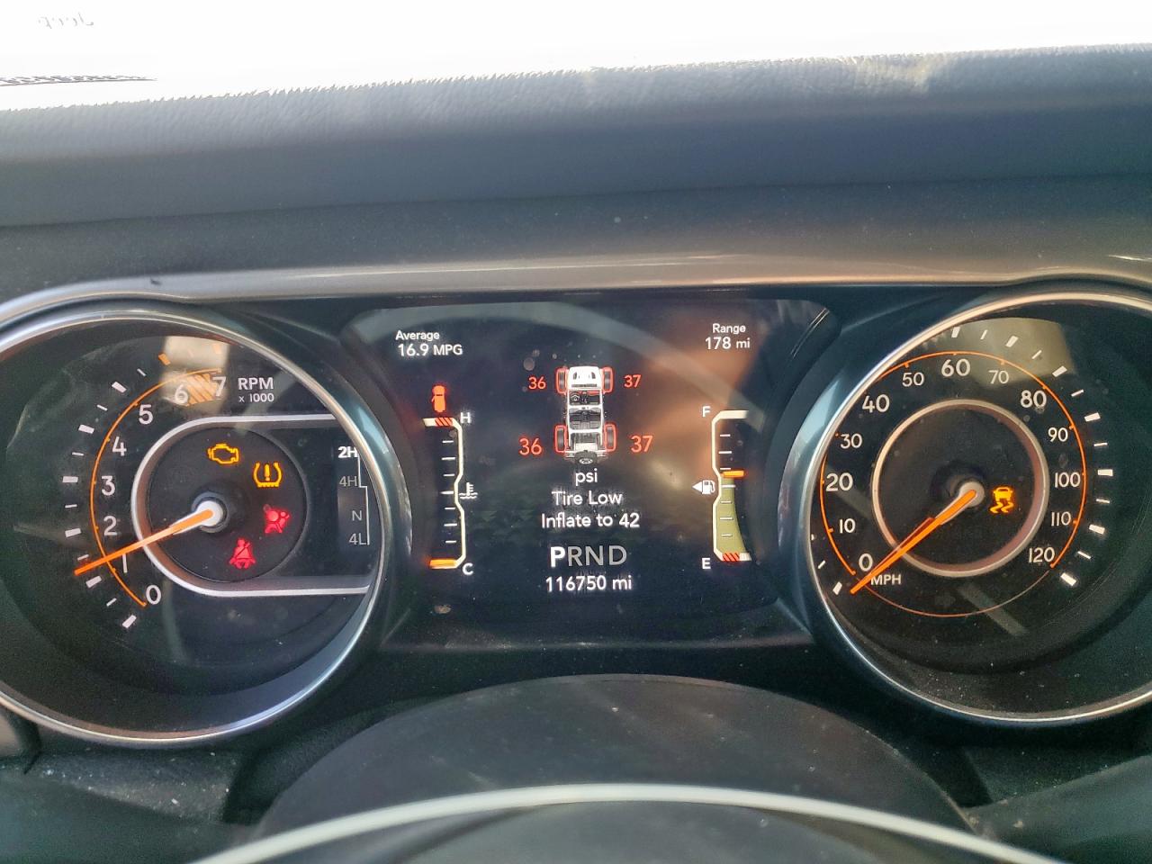 Jeep Wrangler Sahara Image 8