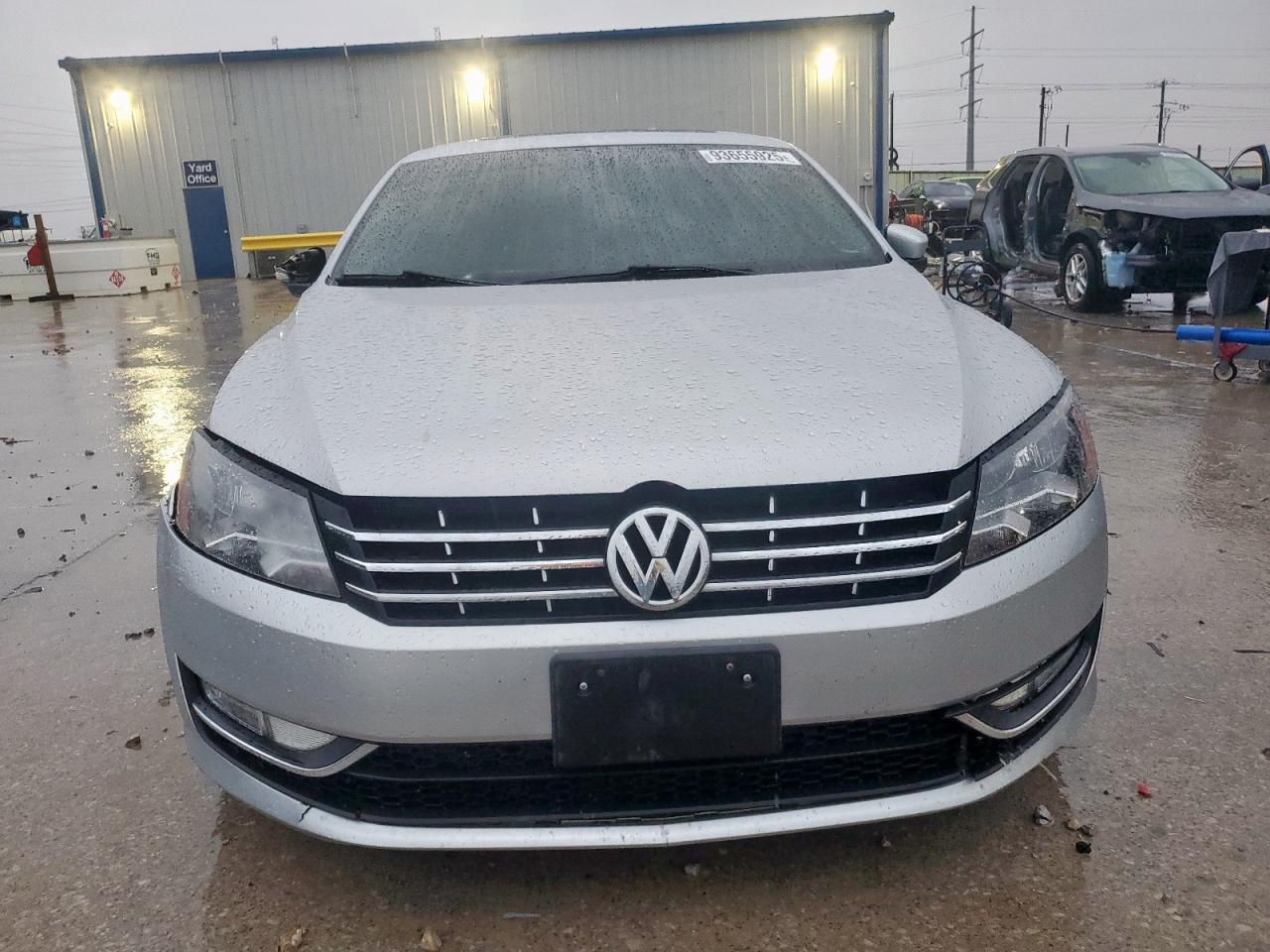 Volkswagen Passat Sel Image 5