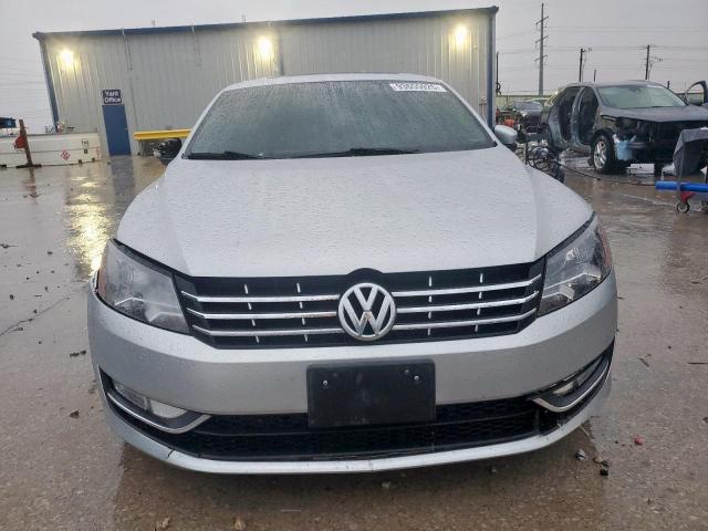 Volkswagen Passat Sel Image 5