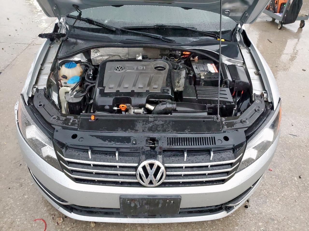 Volkswagen Passat Sel Image 10