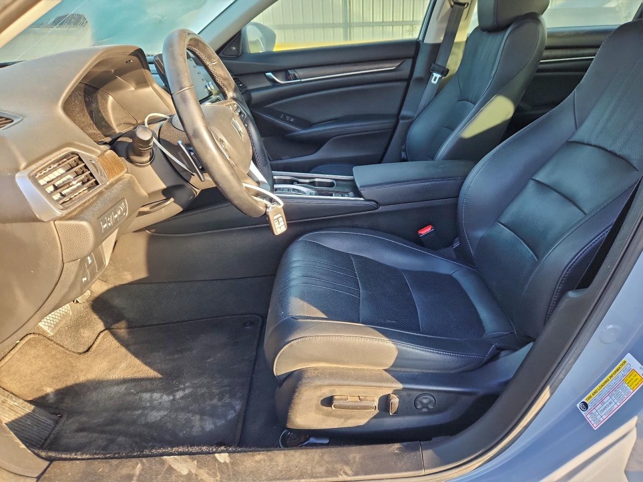 Honda Accord Touring Image 3