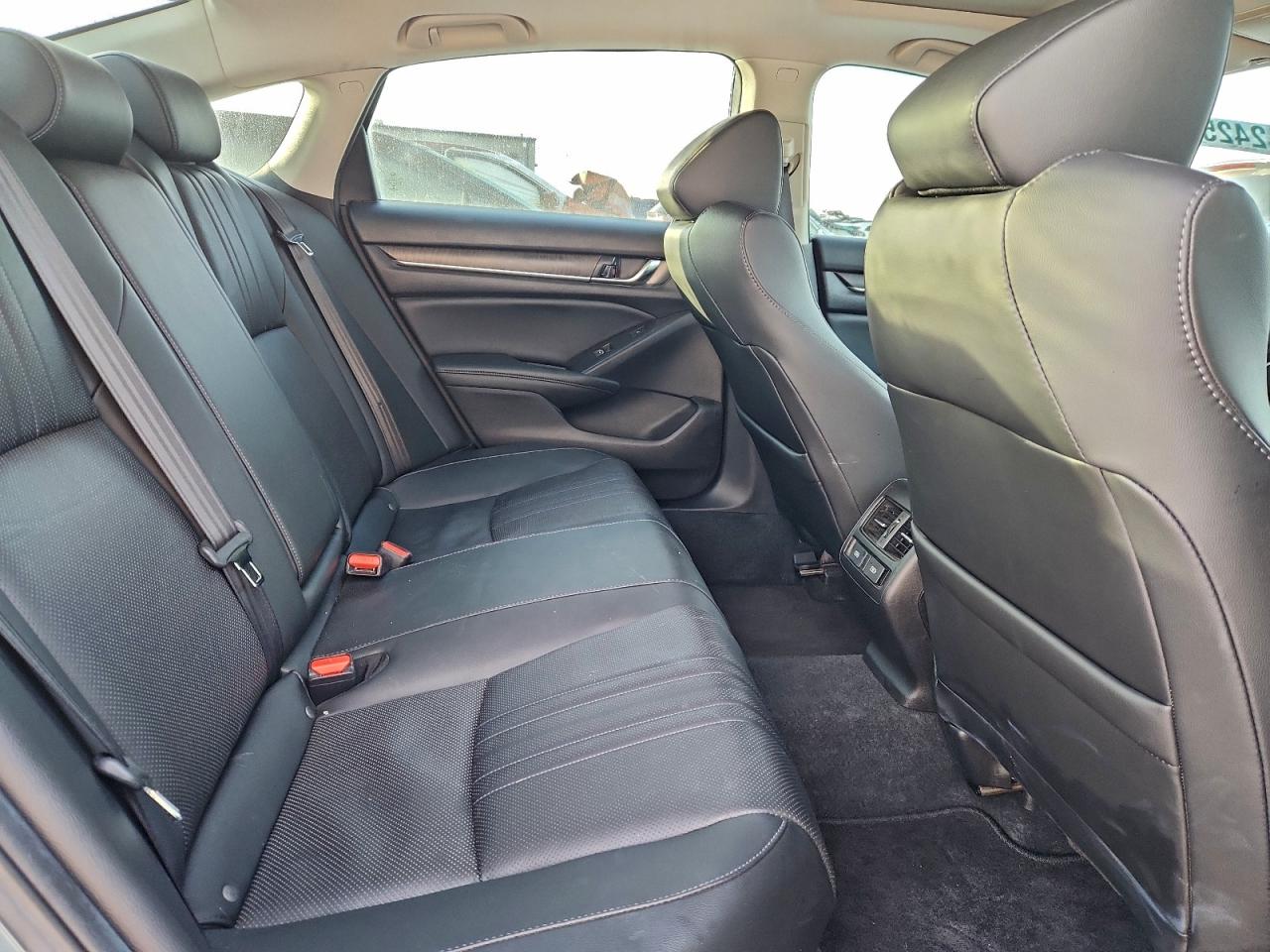 Honda Accord Touring Image 6