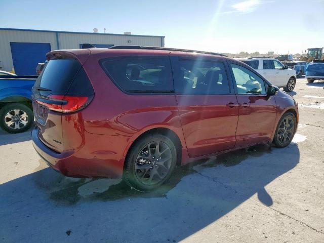 Chrysler Pacifica Limited Image 3