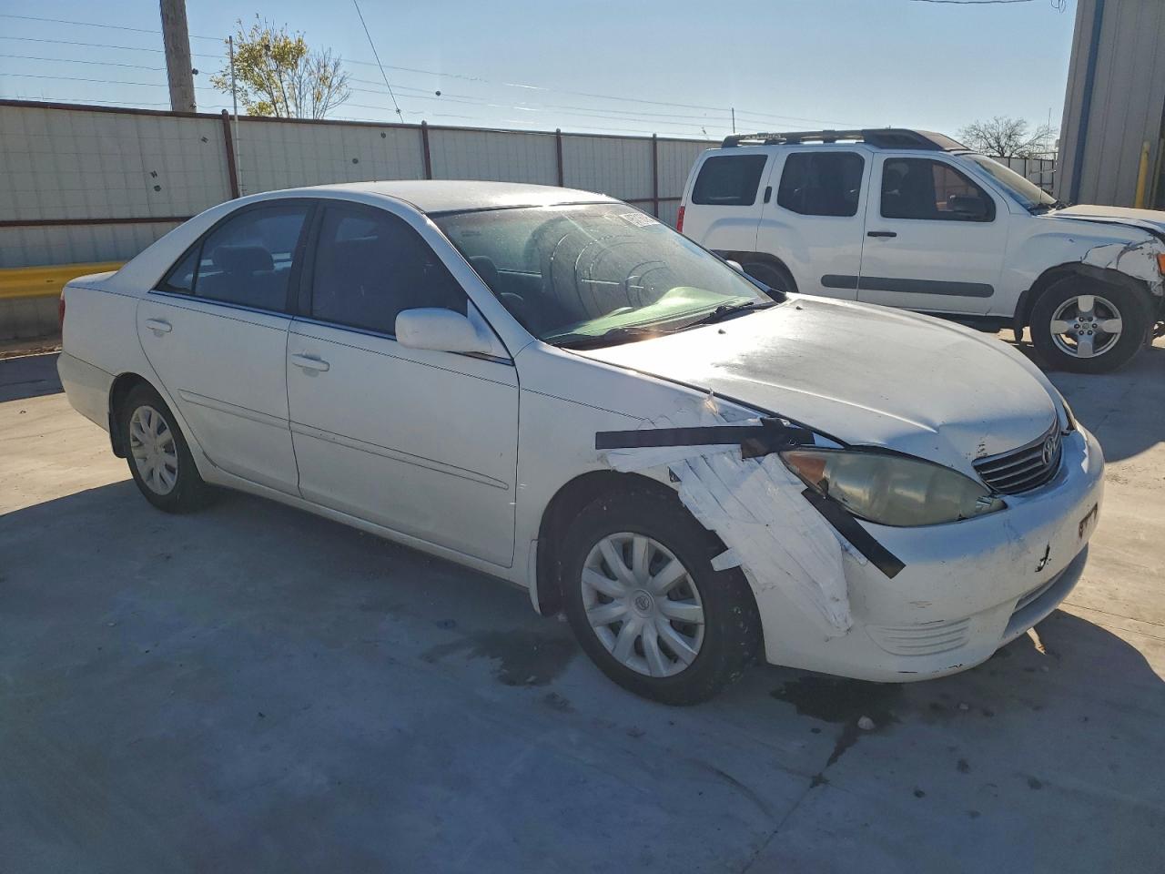 Toyota Camry Le Image 13