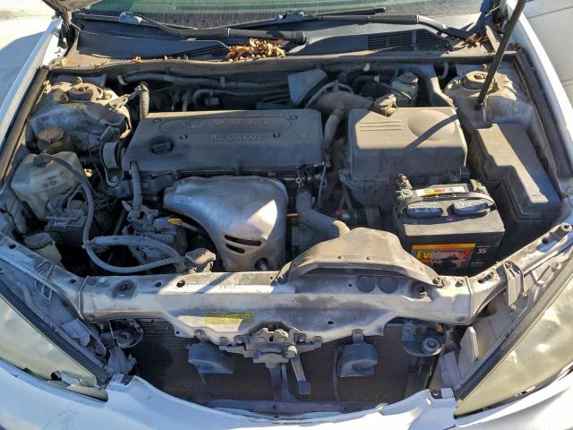 Toyota Camry Le Image 6