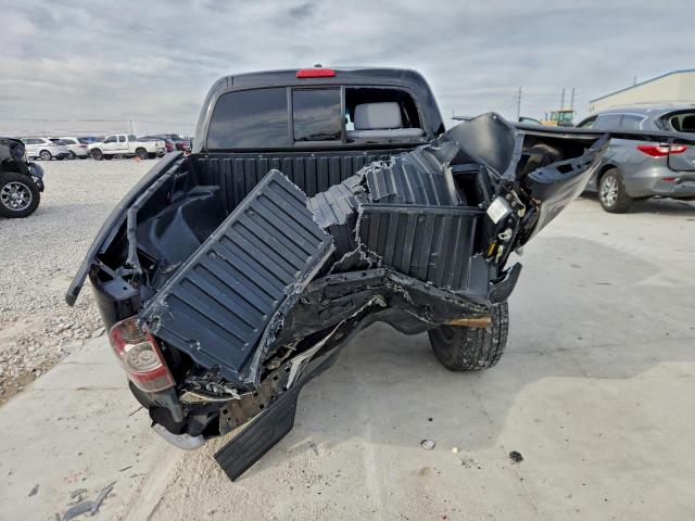 Toyota Tacoma Double Cab Image 10
