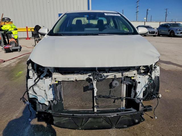 Toyota Corolla Le Image 7