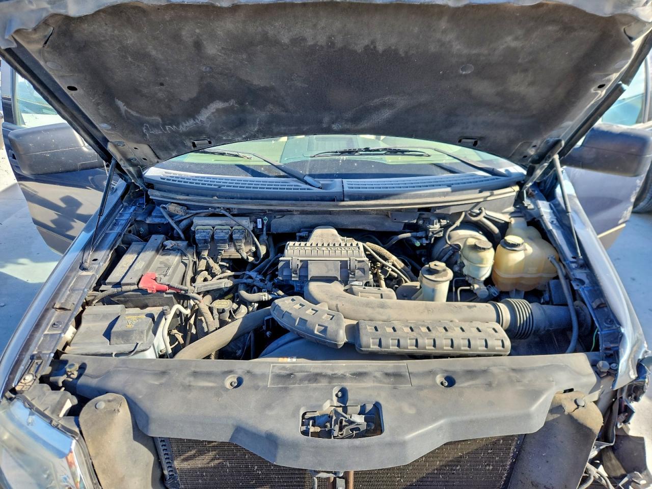 Ford F-150 Supercrew Image 10