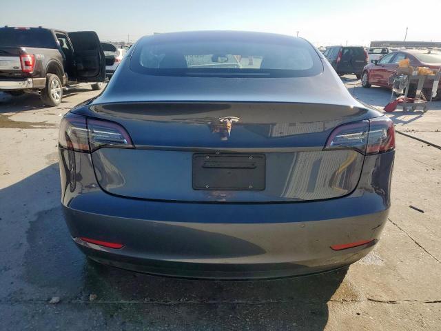 Tesla Model 3 Image 3