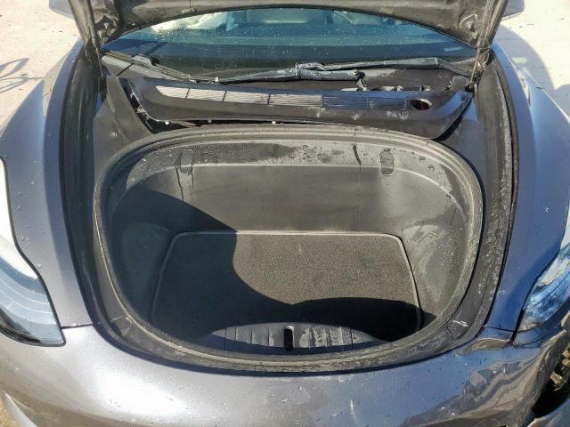 Tesla Model 3 Image 11