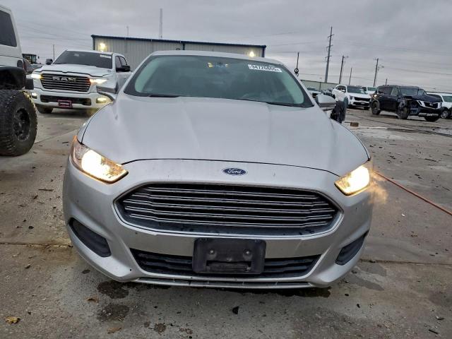 Ford Fusion Se Image 2