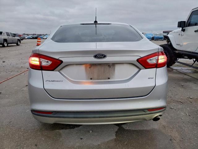 Ford Fusion Se Image 4