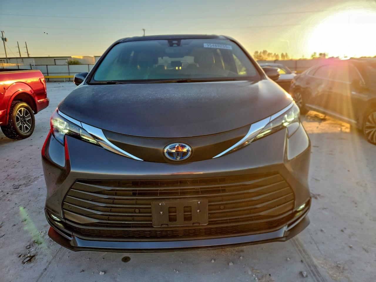 Toyota Sienna Xle Image 6