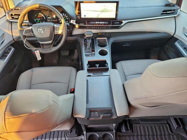 Toyota Sienna Xle Image 12