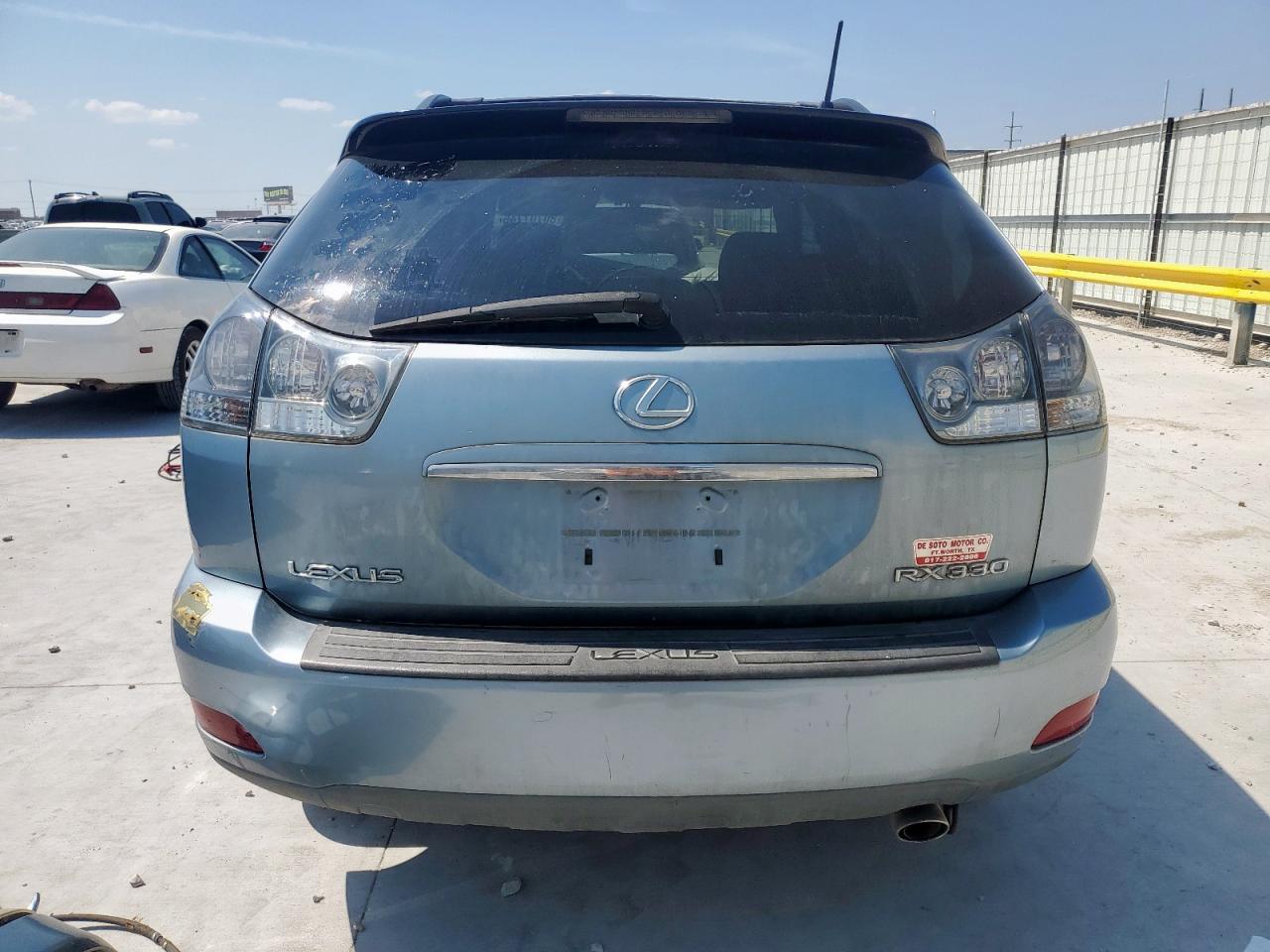 Lexus RX 330 Image 2