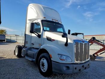  Salvage Peterbilt Tractor 579