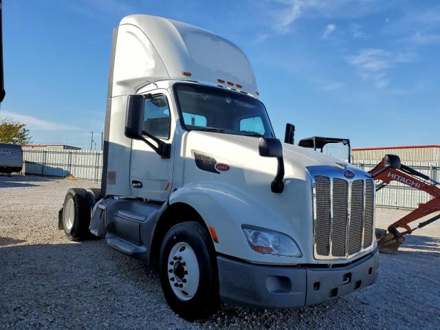  Salvage Peterbilt Tractor 579