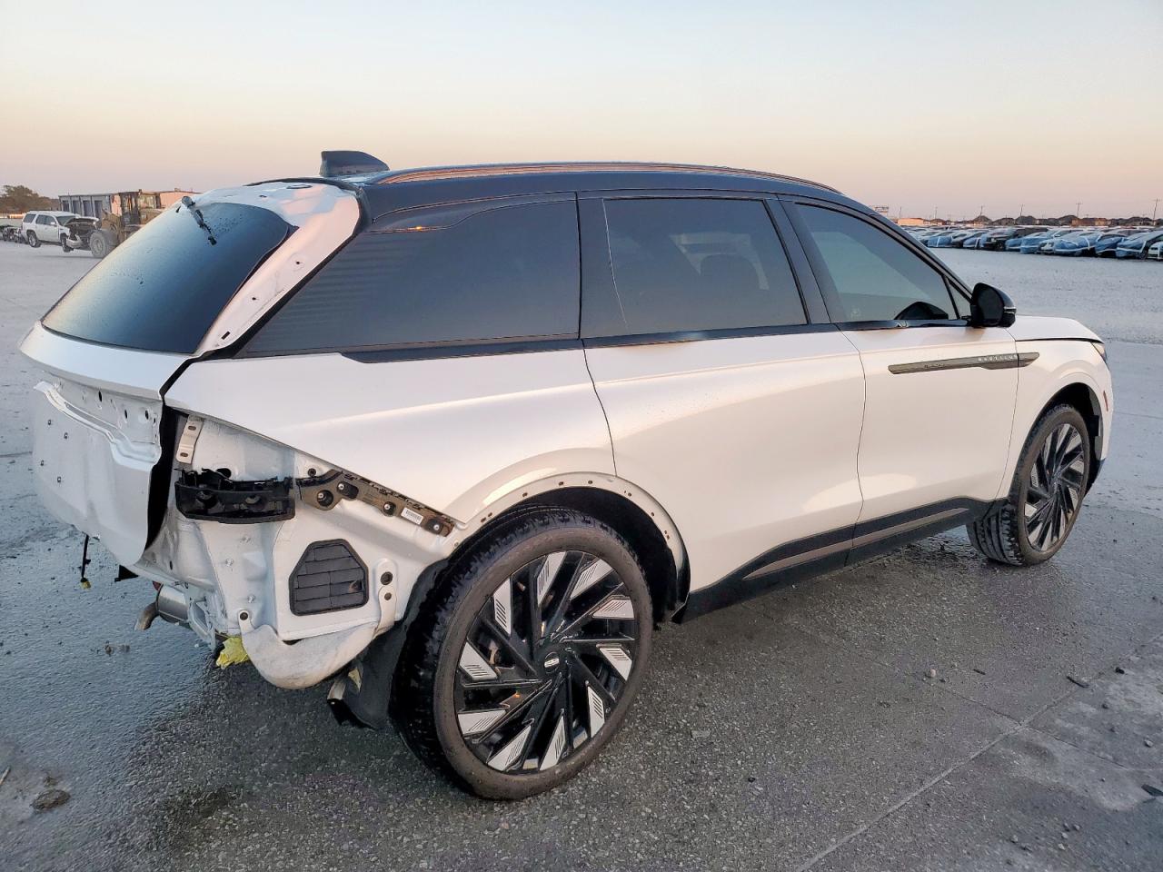 Lincoln Nautilus Reserve Image 9