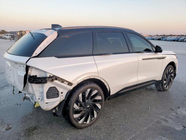 Lincoln Nautilus Reserve Image 9