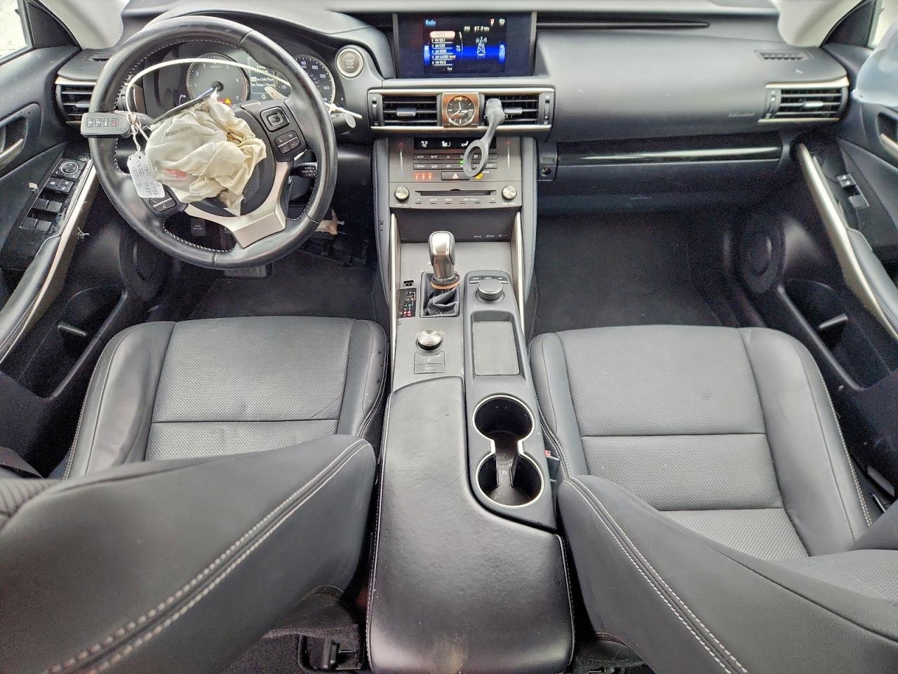 Lexus Is 300 Image 9