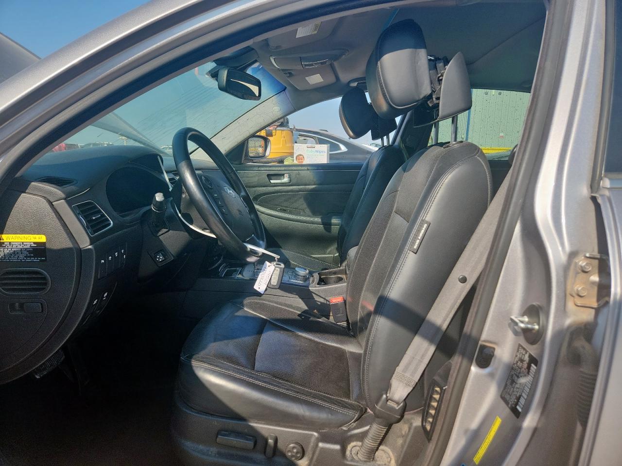 Hyundai Genesis 5.0l Image 10