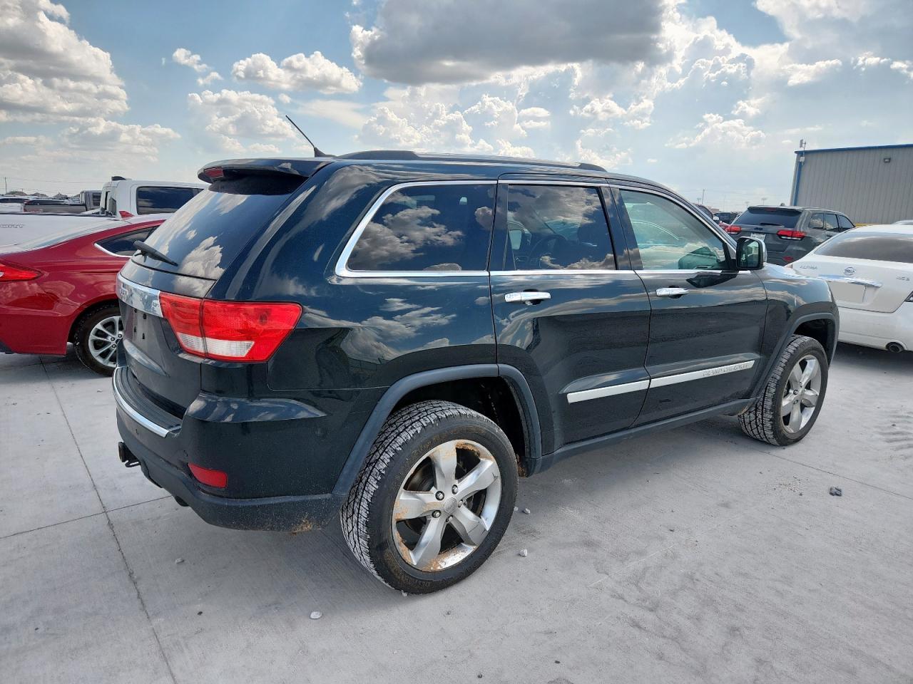 Jeep Grand Cherokee Overland Image 3