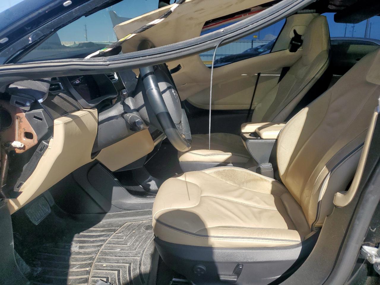 Tesla Model S Image 11