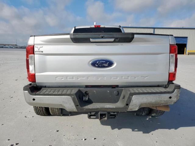 Ford F-350 Super Duty Image 8