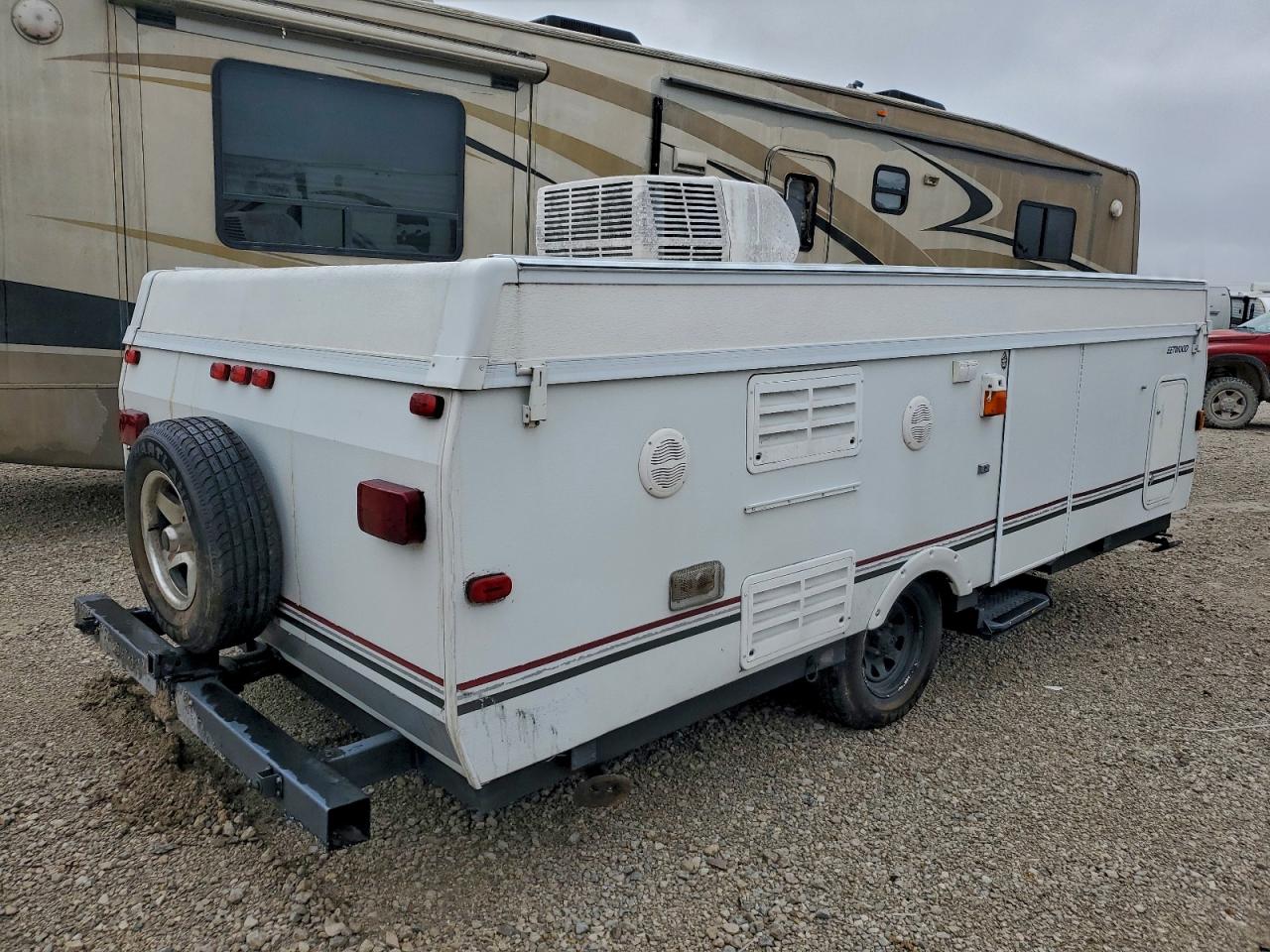 Fleetwod Trailer Image 8