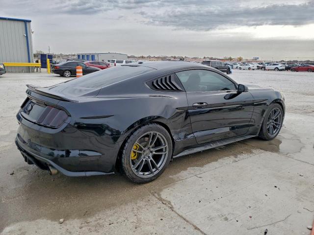 Ford Mustang Image 3