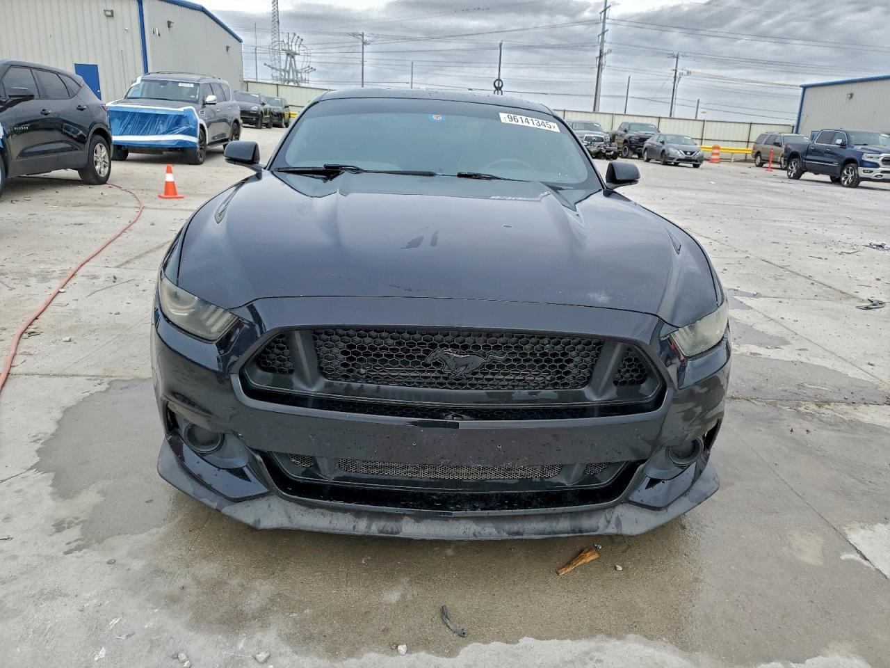 Ford Mustang Image 8