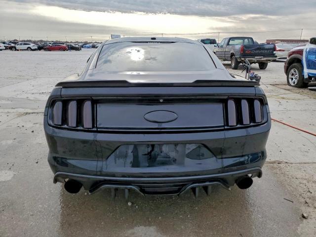 Ford Mustang Image 4