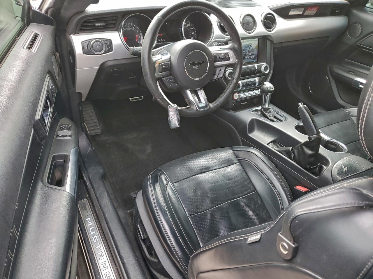 Ford Mustang Image 7