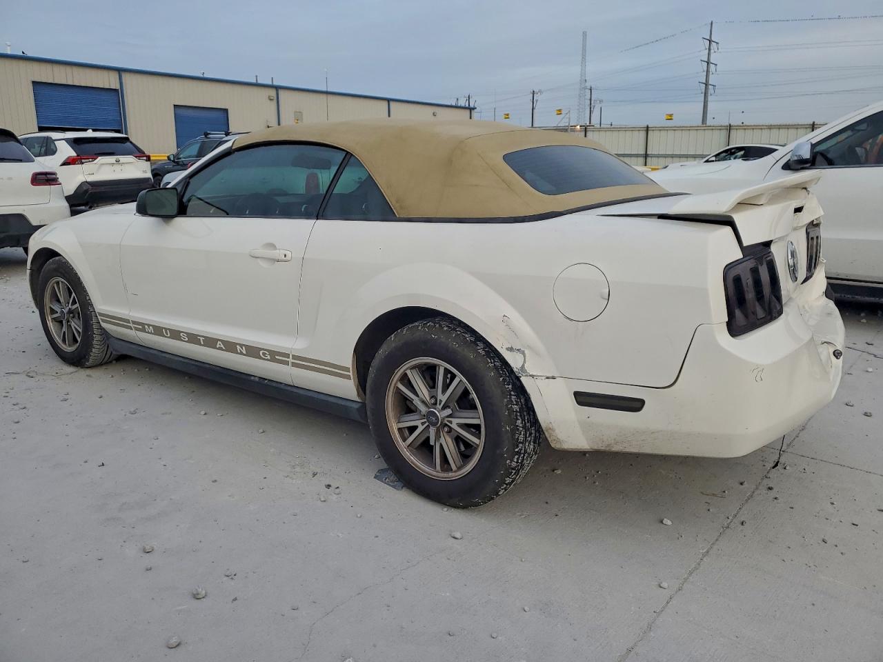 Ford Mustang Image 3