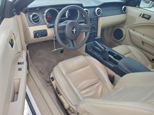 Ford Mustang Image 6