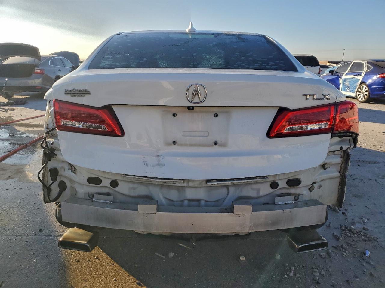 Acura TLX Image 11